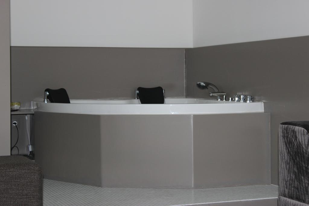 Den Bongaerd B&B And Wellness Tongeren Habitación foto